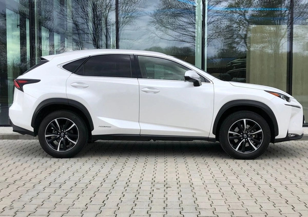 Lexus NX cena 117900 przebieg: 75709, rok produkcji 2015 z Myślibórz małe 596